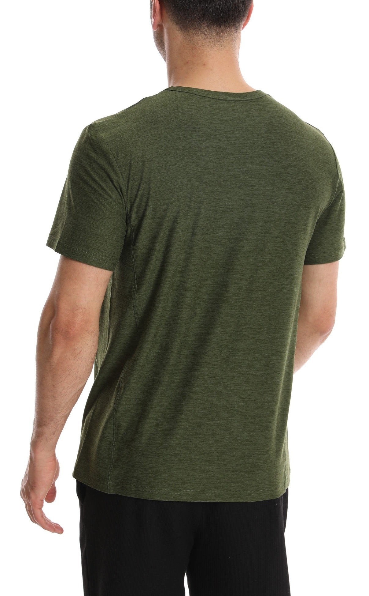 Lightweight men’s workout t-shirt crew neck design