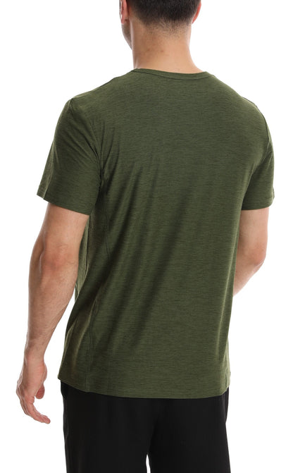 Lightweight men’s workout t-shirt crew neck design